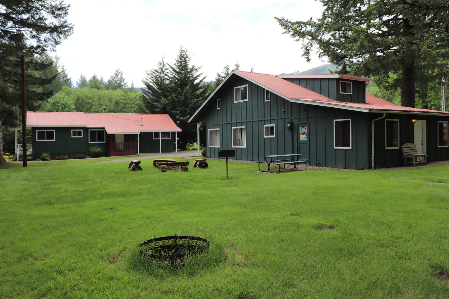 Cabin 8 lodging near Mt St Helens