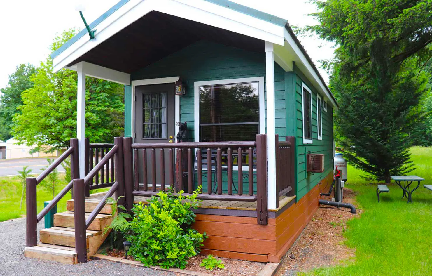 Cabin near mt st helens